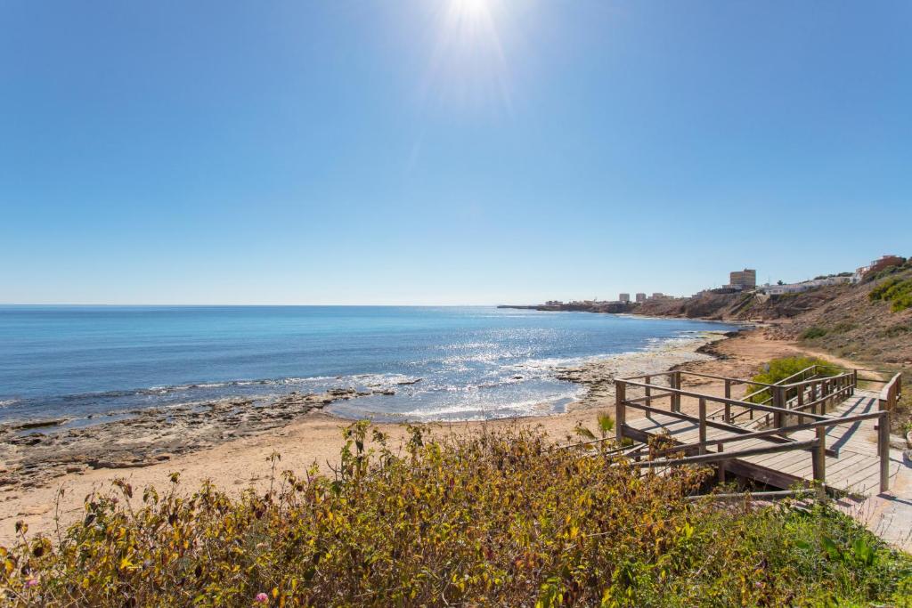 Kustlijn La Mata pier tot en met Cabo Cervera